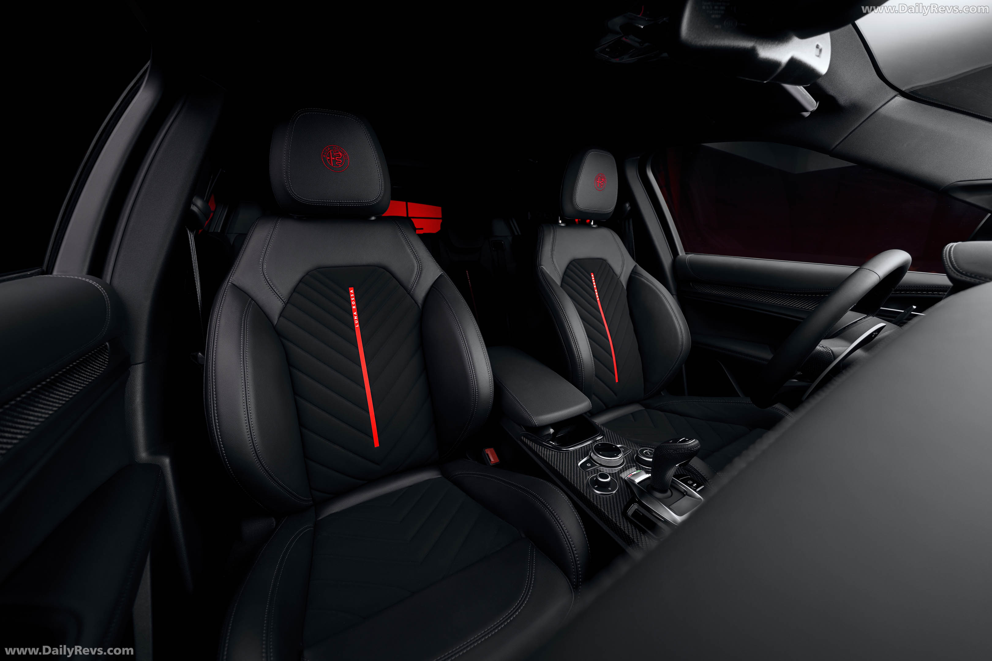 2027 Alfa Romeo Stelvio Luna Rossa Interior